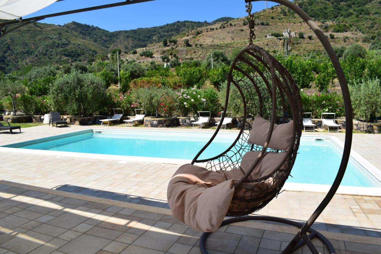Taormina Villa Ibiscus Alcantara Gaggi Bagian luar foto