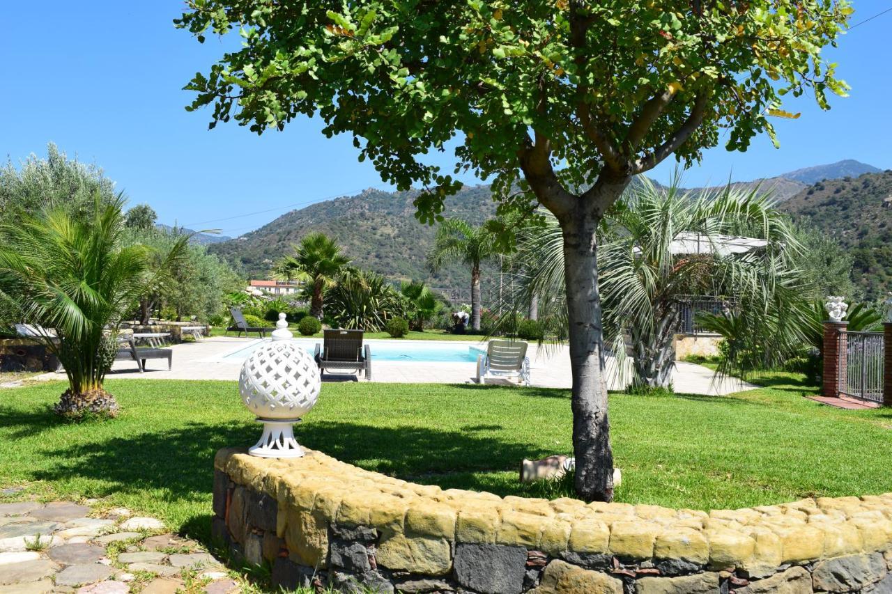 Taormina Villa Ibiscus Alcantara Gaggi Bagian luar foto