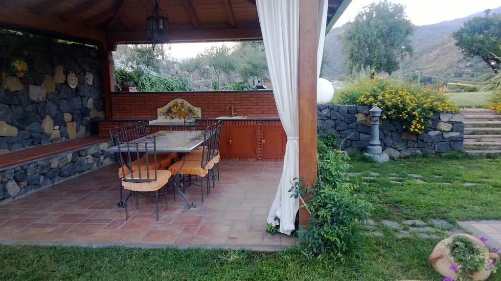 Taormina Villa Ibiscus Alcantara Gaggi Ruang foto