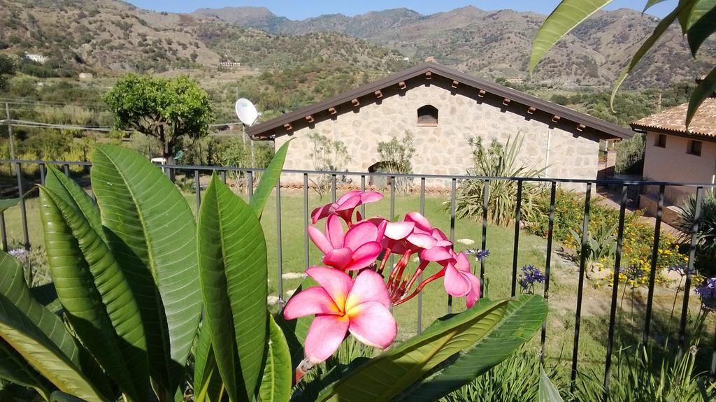 Taormina Villa Ibiscus Alcantara Gaggi Ruang foto