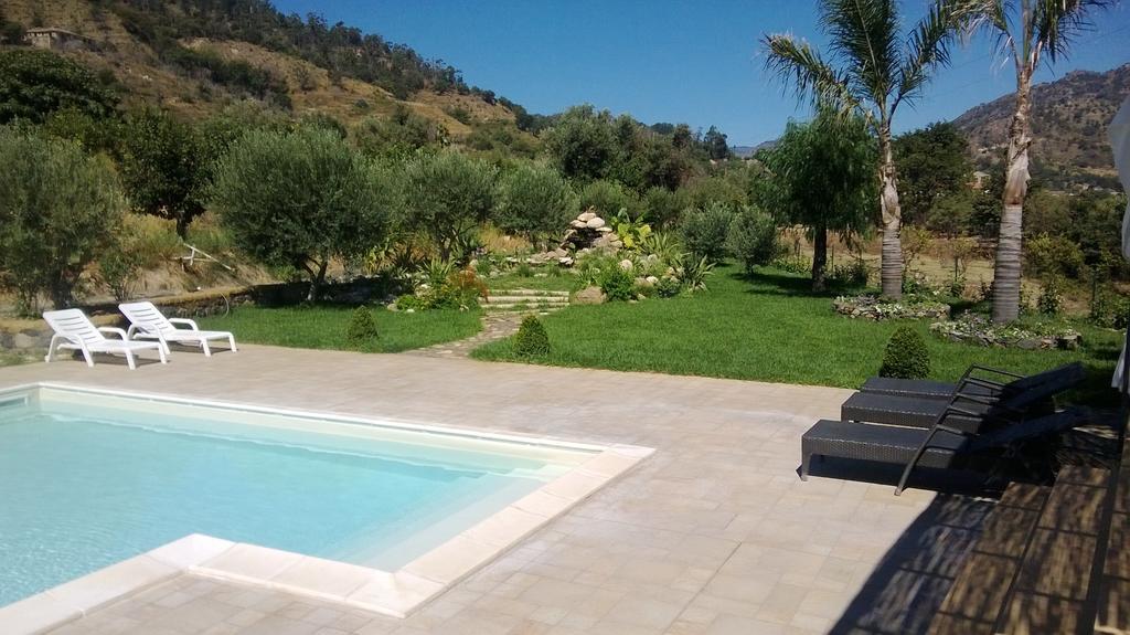 Taormina Villa Ibiscus Alcantara Gaggi Ruang foto
