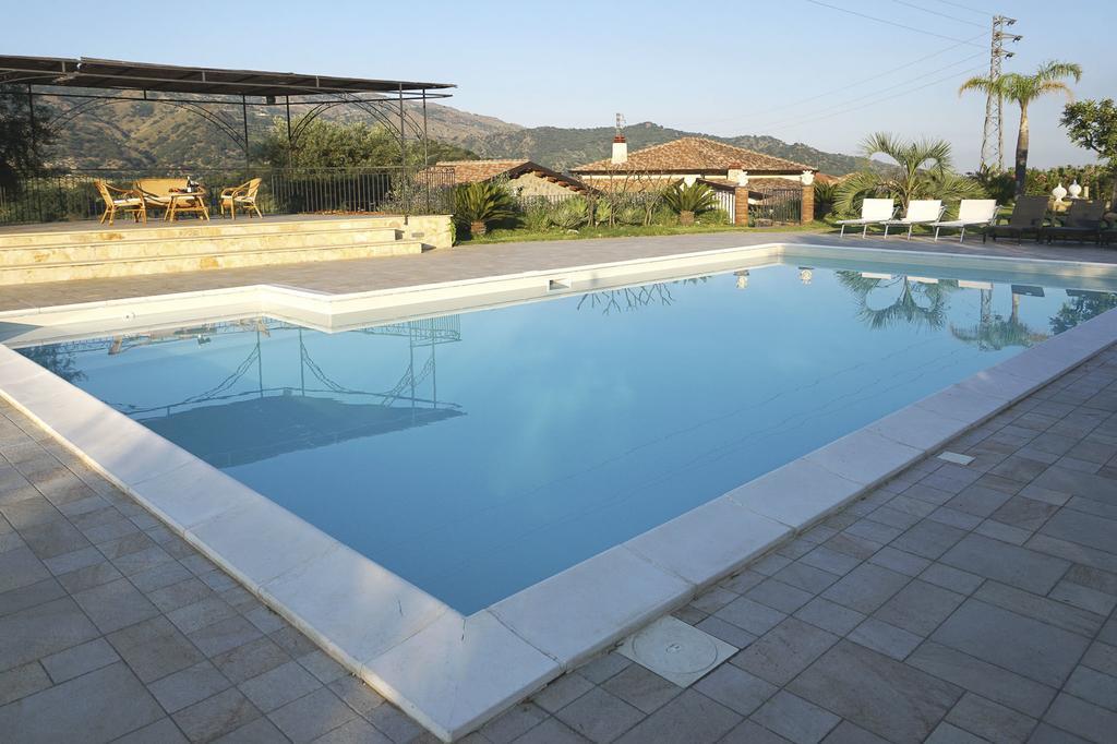 Taormina Villa Ibiscus Alcantara Gaggi Bagian luar foto
