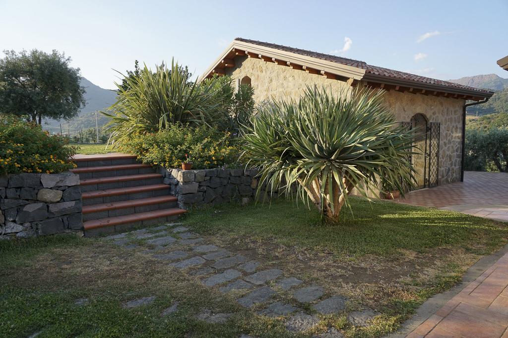 Taormina Villa Ibiscus Alcantara Gaggi Bagian luar foto